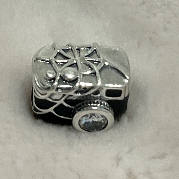 Pandora x Marvel Spiderman Camera Charm - Picture 3 of 4